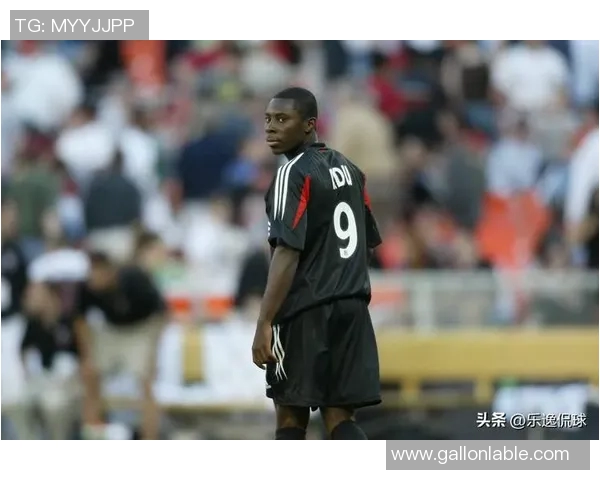 足球明星近期热门事件盘点及背后故事揭秘