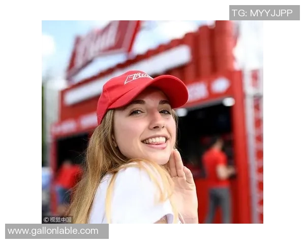 足球明星魅力大揭秘带小姐姐一起领略球场风采与激情瞬间